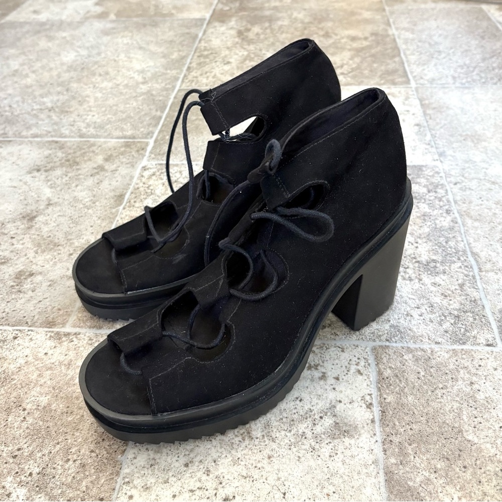 Brand new ( unused ) DIVIDED Elegant Black Women's Heeled Shoes Size37